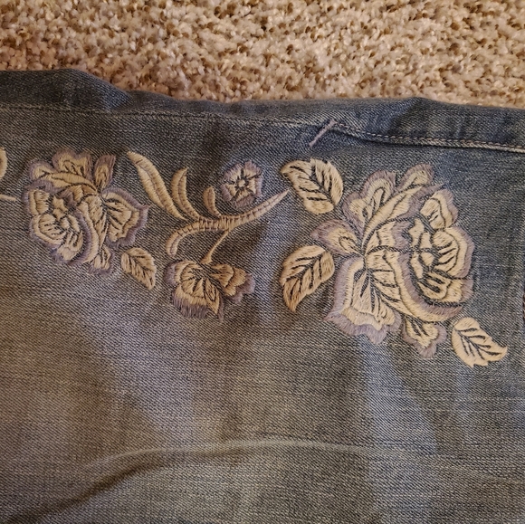 Express Light Wash Embroidered Mid-rise Jeggings - Picture 3 of 7